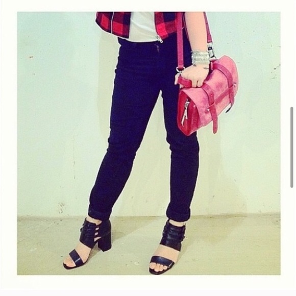 Burgundy / red crossbody purse - Picture 4 of 4